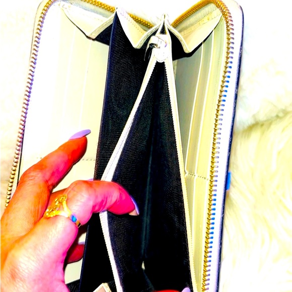 - Authentic Ultra Rare Gucci Leather Wallet. - Picture 8 of 15